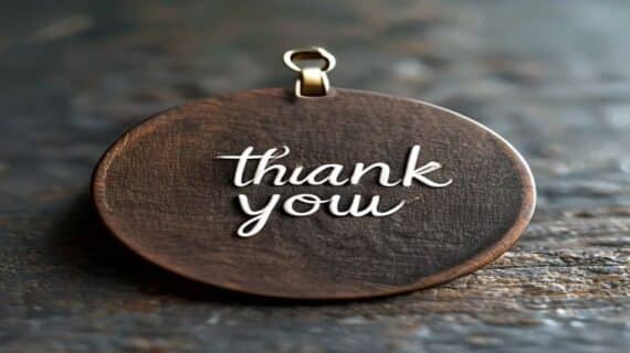 Membuat Kenangan dengan Thank You Plaque Pribadi